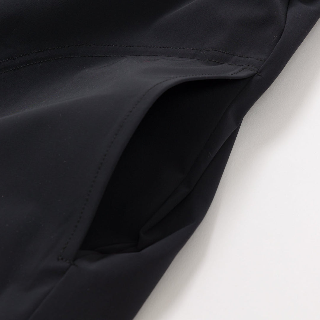 ロゴ入りウィンドブレーカー – Noisy Noisy by mieko uesako